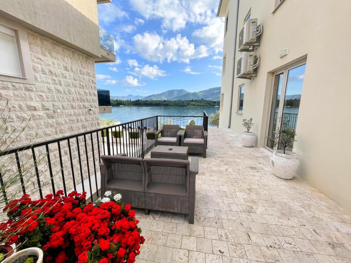 Apartments Maestral Tivat Exterior foto